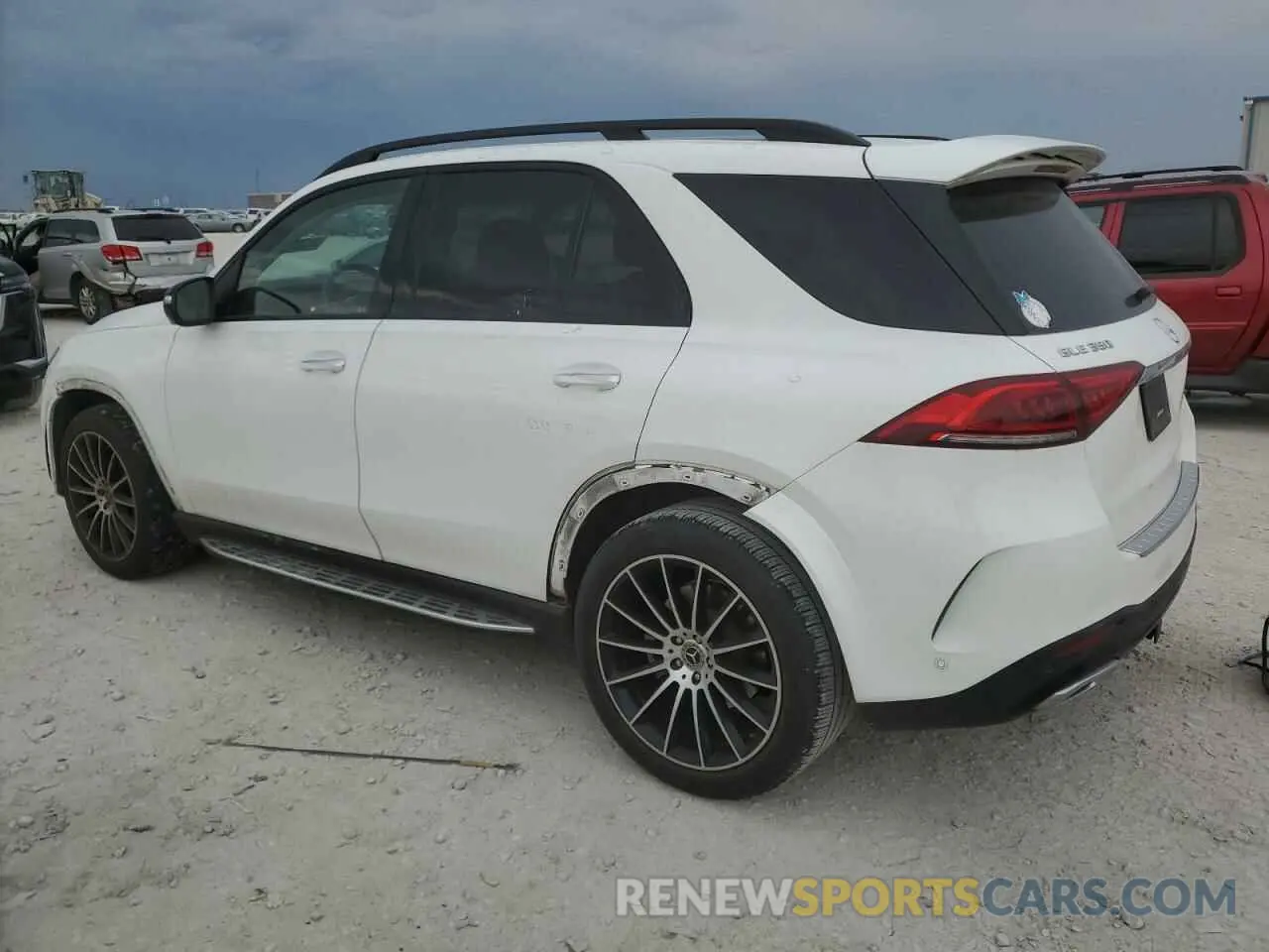 2 Photograph of a damaged car 4JGFB4JE4LA199845 MERCEDES-BENZ GLE-CLASS 2020
