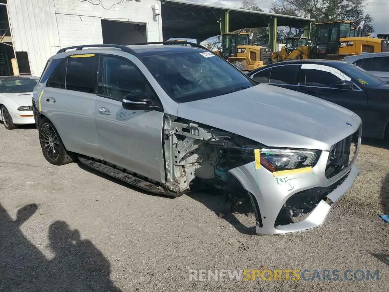 4 Photograph of a damaged car 4JGFB4JE8LA181638 MERCEDES-BENZ GLE-CLASS 2020