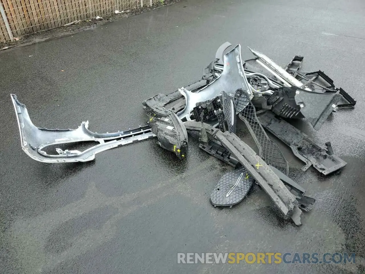 13 Photograph of a damaged car 4JGFB4KB1LA198432 MERCEDES-BENZ GLE-CLASS 2020