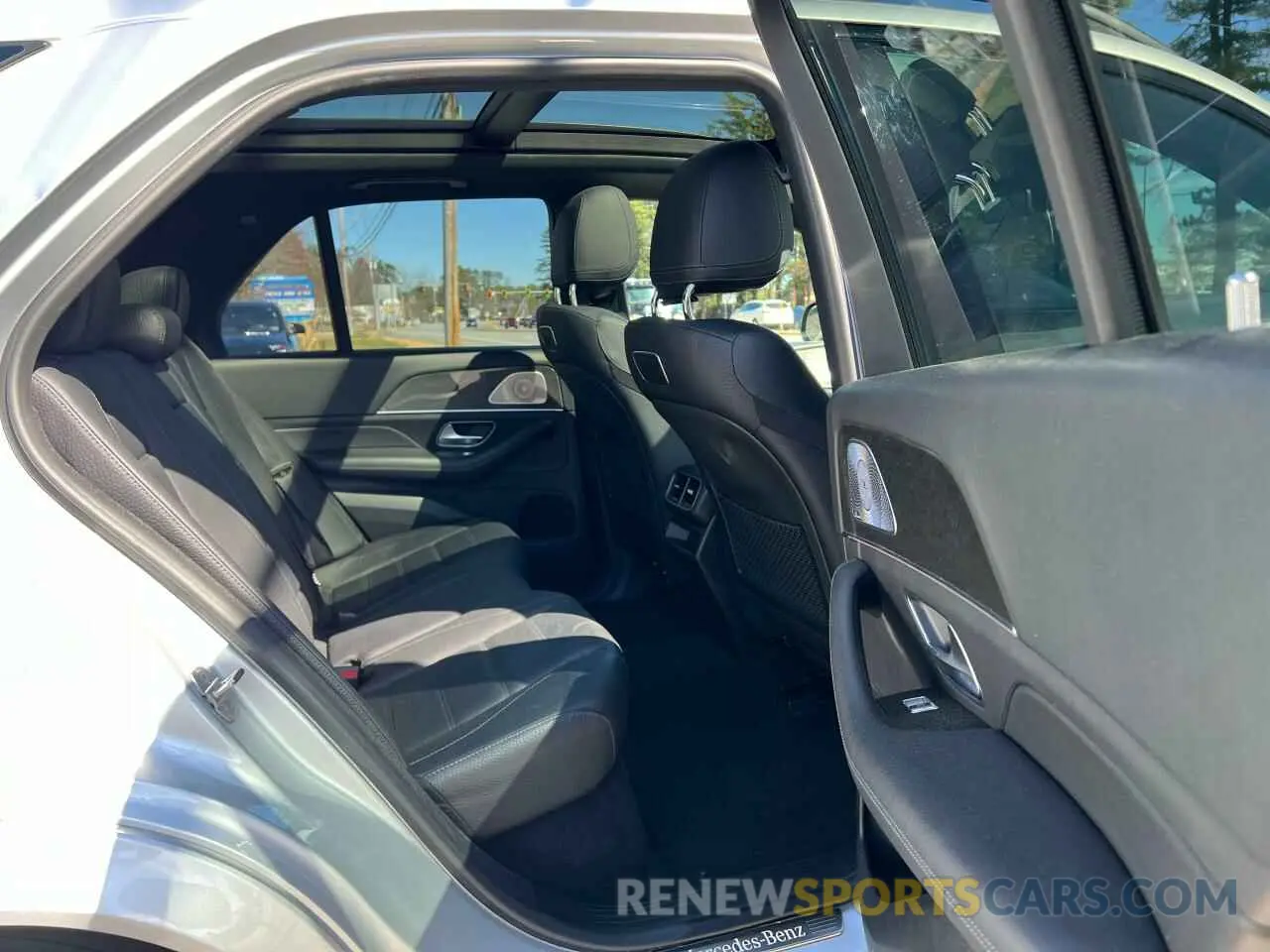6 Photograph of a damaged car 4JGFB4KB3LA044515 MERCEDES-BENZ GLE-CLASS 2020