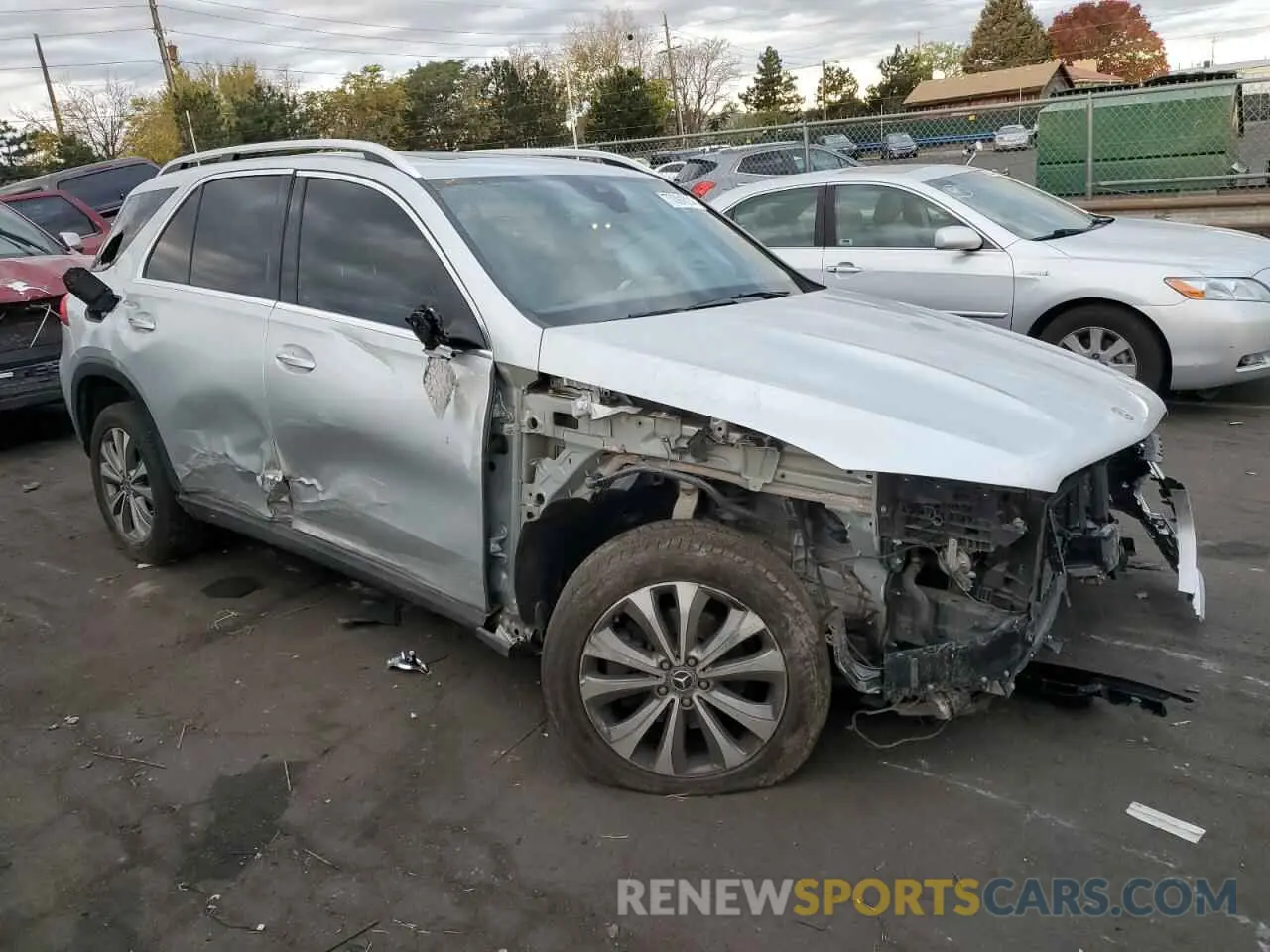 4 Photograph of a damaged car 4JGFB4KB8LA234617 MERCEDES-BENZ GLE-CLASS 2020