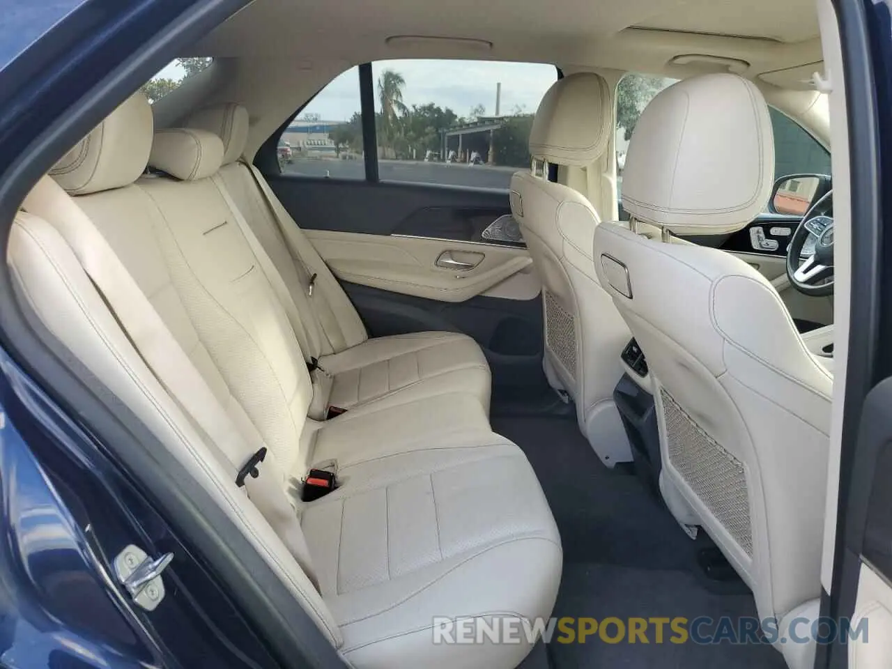 11 Photograph of a damaged car 4JGFB4KBXLA047007 MERCEDES-BENZ GLE-CLASS 2020