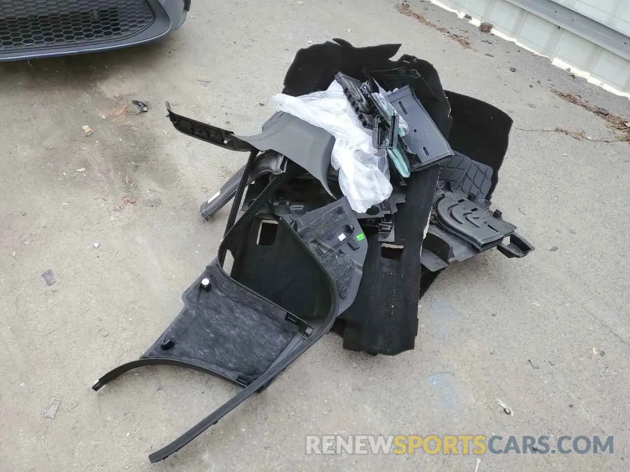 13 Photograph of a damaged car 4JGFB4KE0LA011336 MERCEDES-BENZ GLE-CLASS 2020