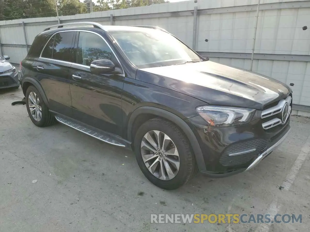 4 Photograph of a damaged car 4JGFB4KE0LA011336 MERCEDES-BENZ GLE-CLASS 2020