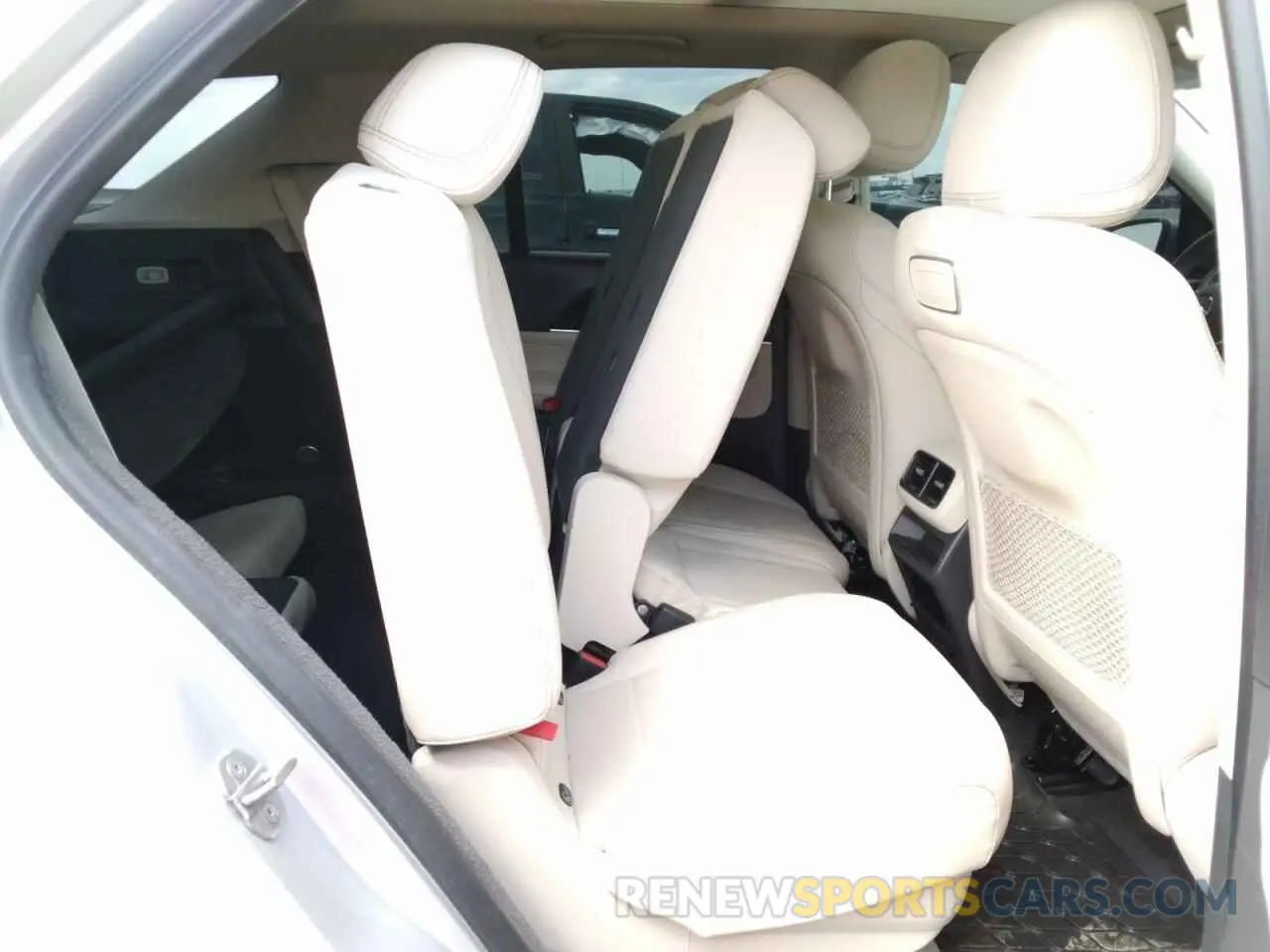 11 Photograph of a damaged car 4JGFB4KE0LA087266 MERCEDES-BENZ GLE-CLASS 2020