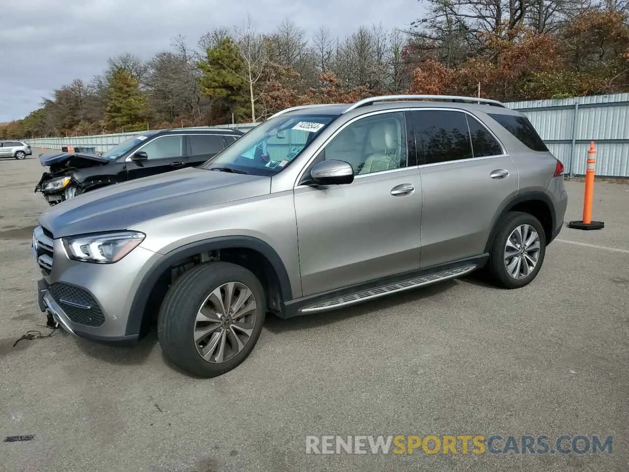 1 Photograph of a damaged car 4JGFB4KE1LA102440 MERCEDES-BENZ GLE-CLASS 2020