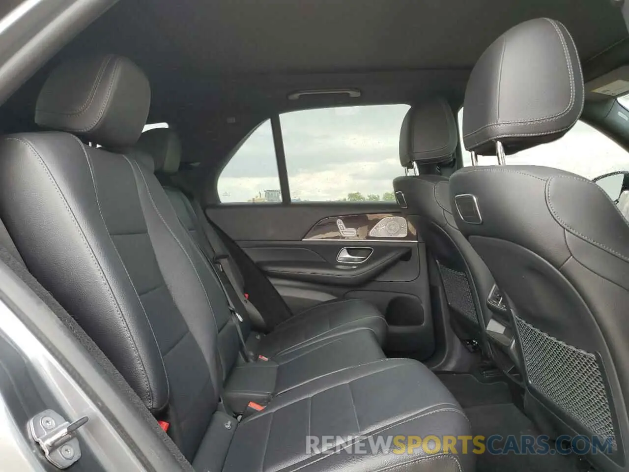 11 Photograph of a damaged car 4JGFB4KE3LA185353 MERCEDES-BENZ GLE-CLASS 2020
