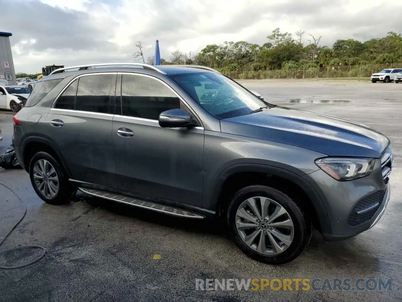 4 Photograph of a damaged car 4JGFB4KE5LA067420 MERCEDES-BENZ GLE-CLASS 2020