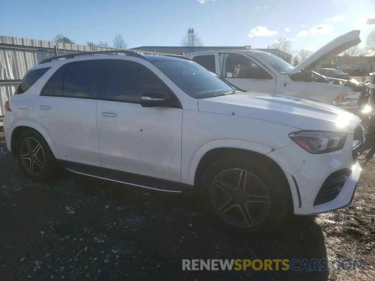 4 Photograph of a damaged car 4JGFB4KE7LA212425 MERCEDES-BENZ GLE-CLASS 2020