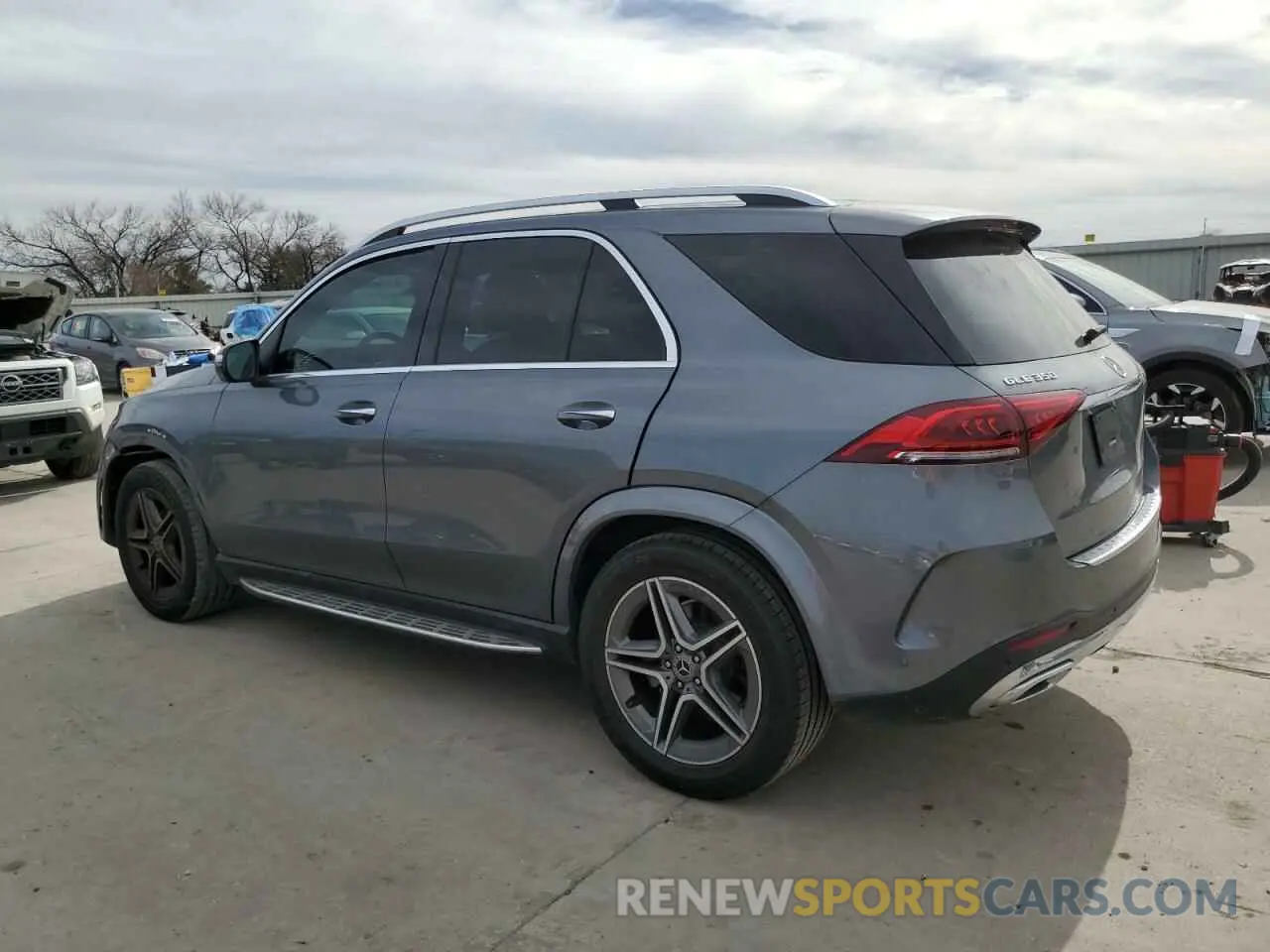 2 Photograph of a damaged car 4JGFB4JB0MA513742 MERCEDES-BENZ GLE-CLASS 2021