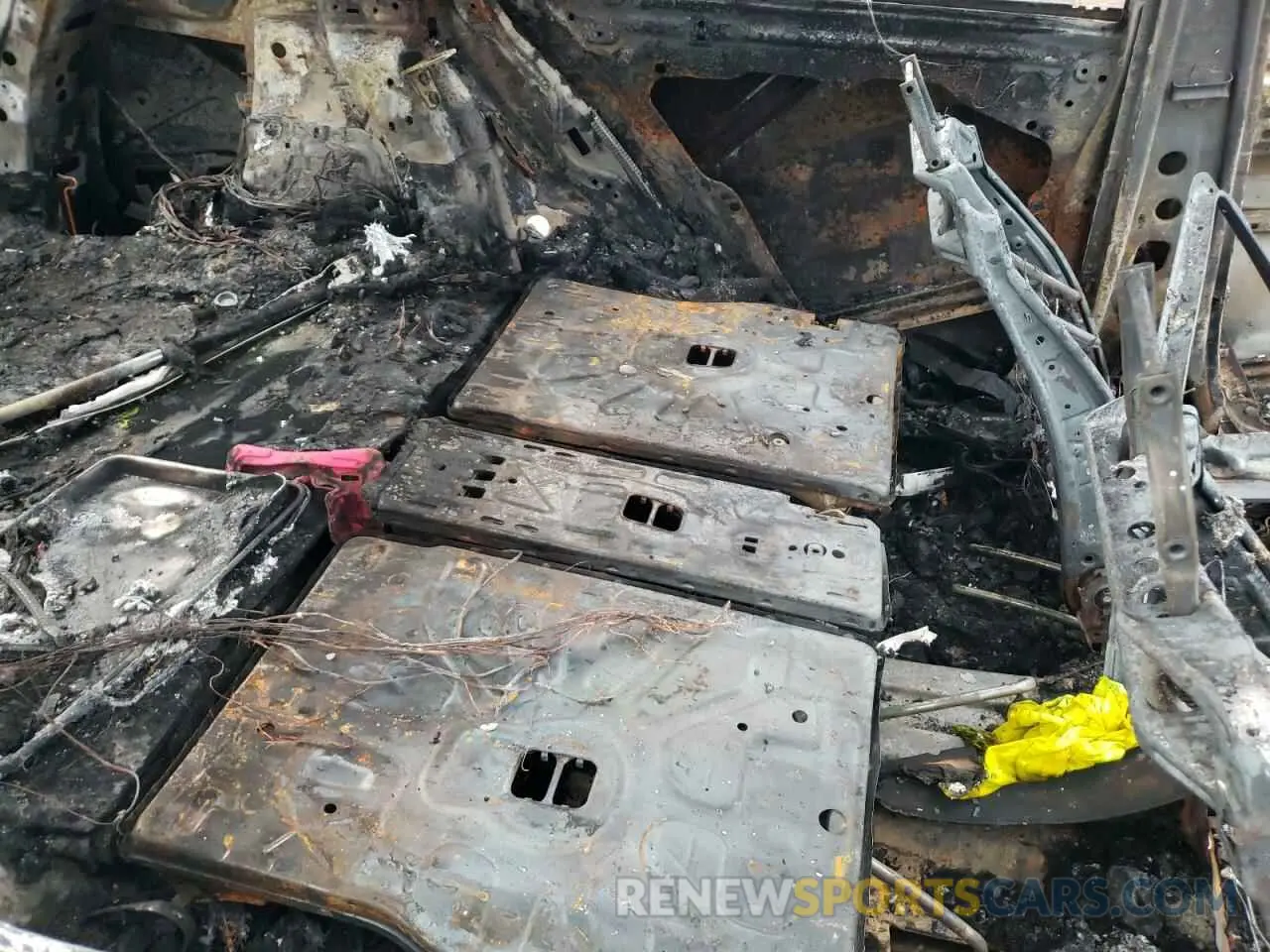 10 Photograph of a damaged car 4JGFB4JB1MA486373 MERCEDES-BENZ GLE-CLASS 2021