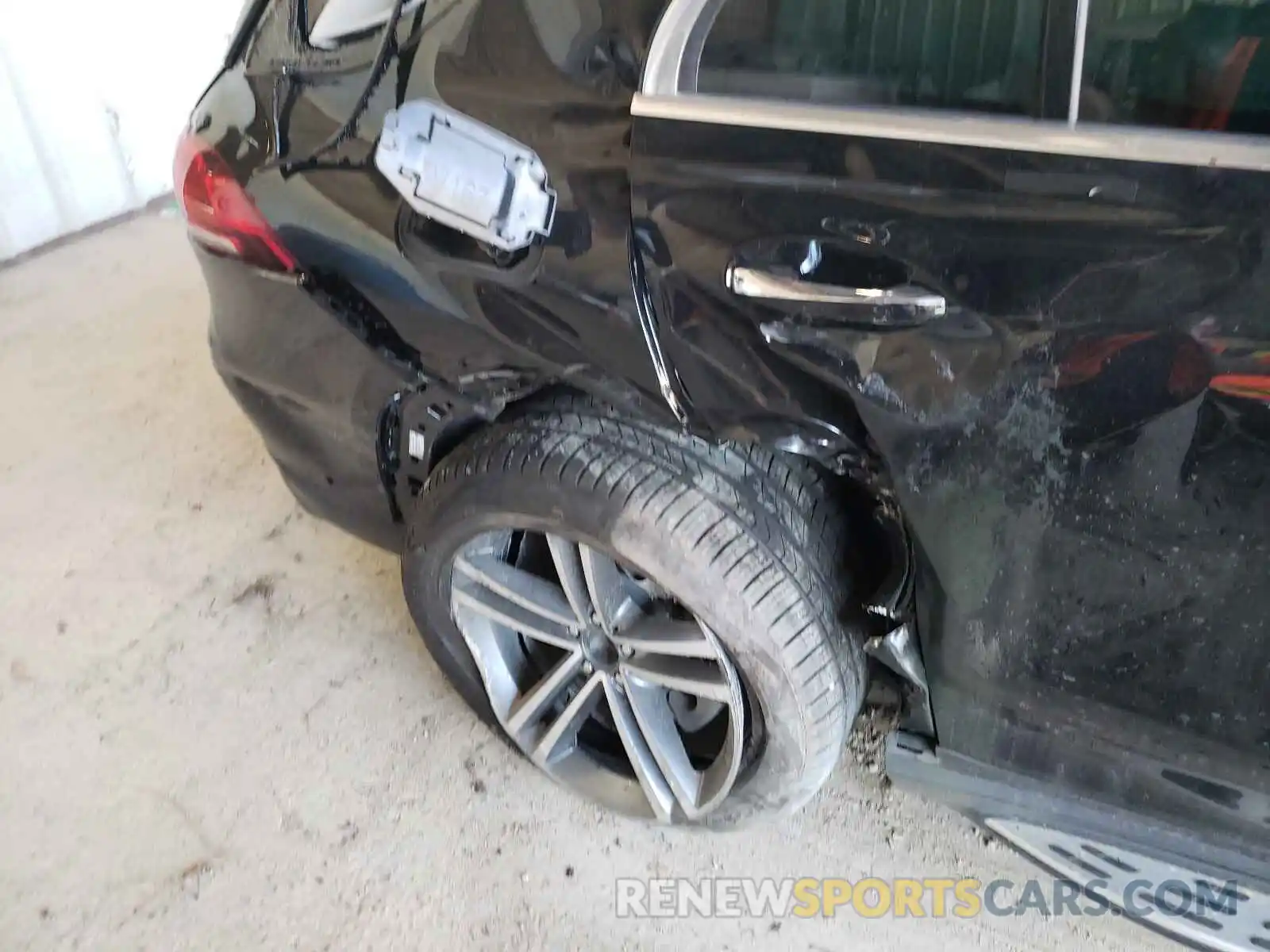 9 Photograph of a damaged car 4JGFB4JB3MA453746 MERCEDES-BENZ GLE-CLASS 2021