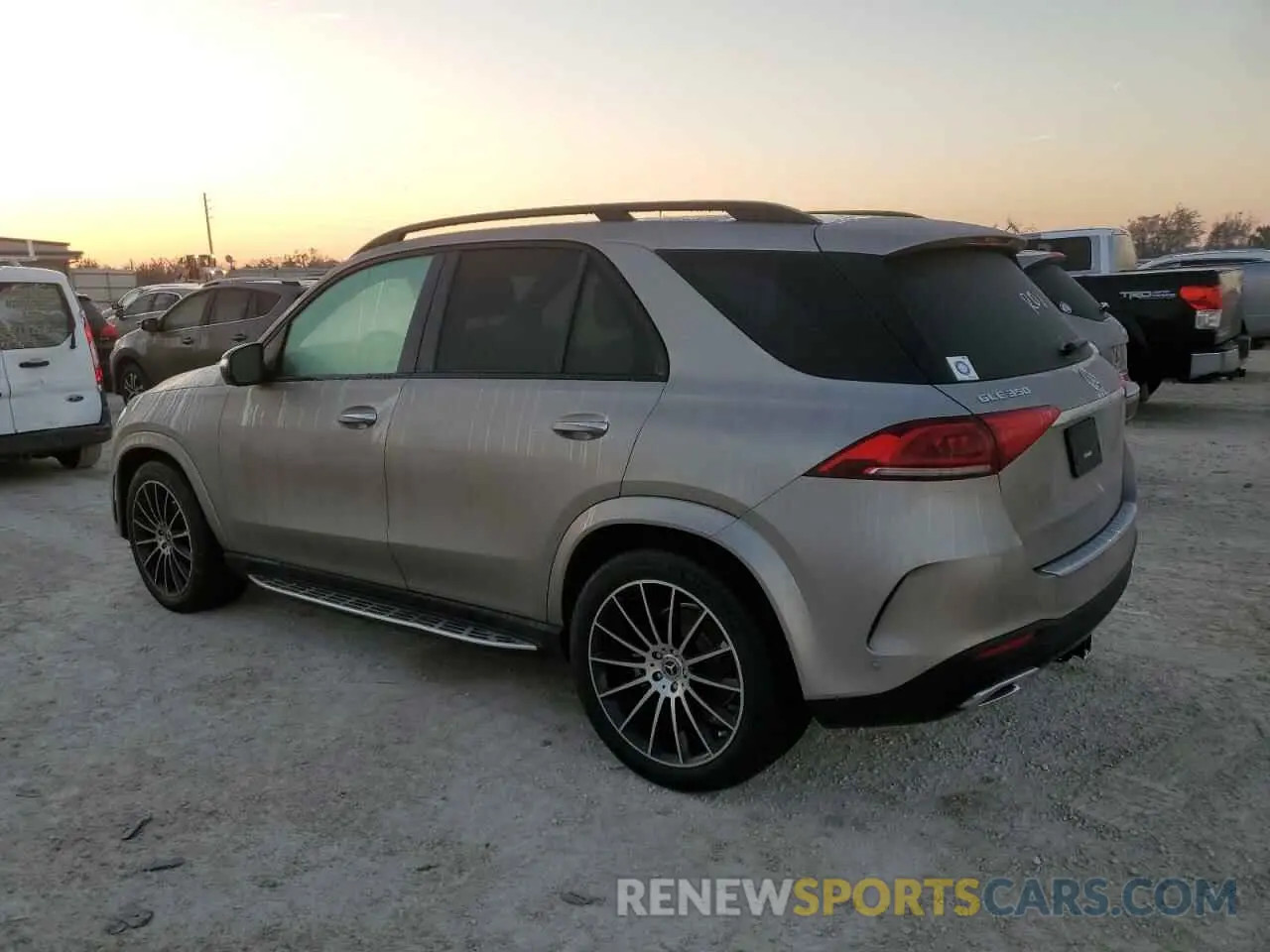 2 Photograph of a damaged car 4JGFB4JB5MA569028 MERCEDES-BENZ GLE-CLASS 2021