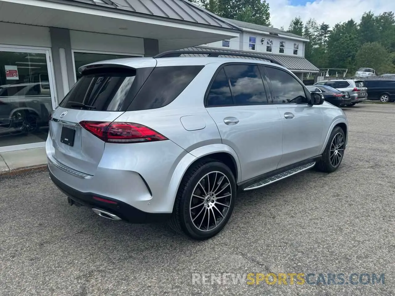 4 Photograph of a damaged car 4JGFB4JB7MA451823 MERCEDES-BENZ GLE-CLASS 2021