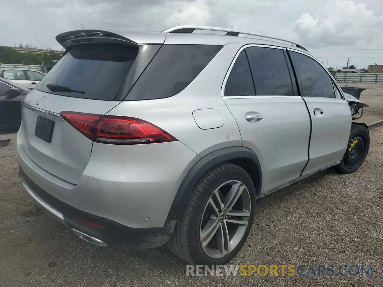 3 Photograph of a damaged car 4JGFB4JB9MA449040 MERCEDES-BENZ GLE-CLASS 2021
