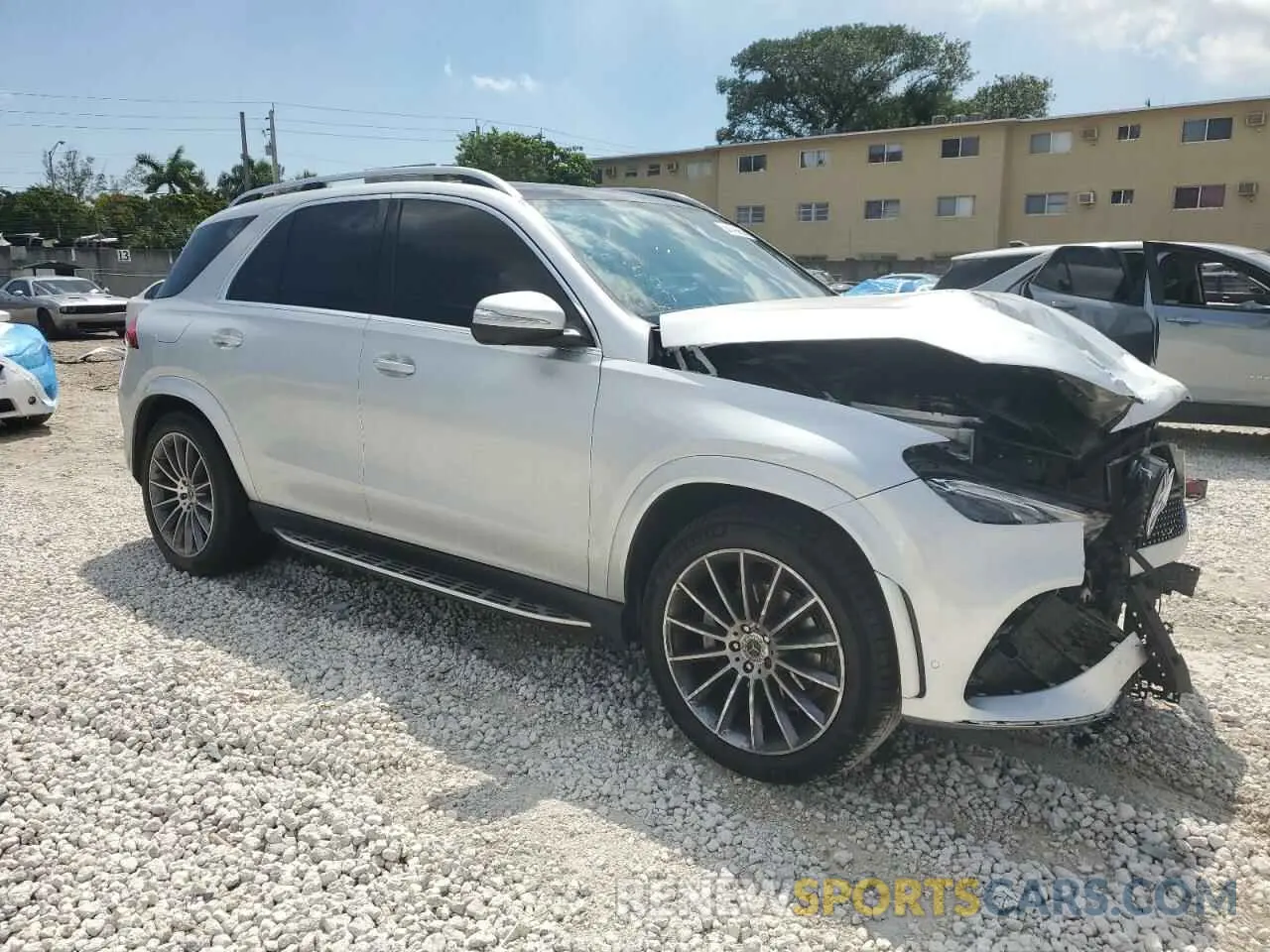 4 Photograph of a damaged car 4JGFB4JBXMA459981 MERCEDES-BENZ GLE-CLASS 2021