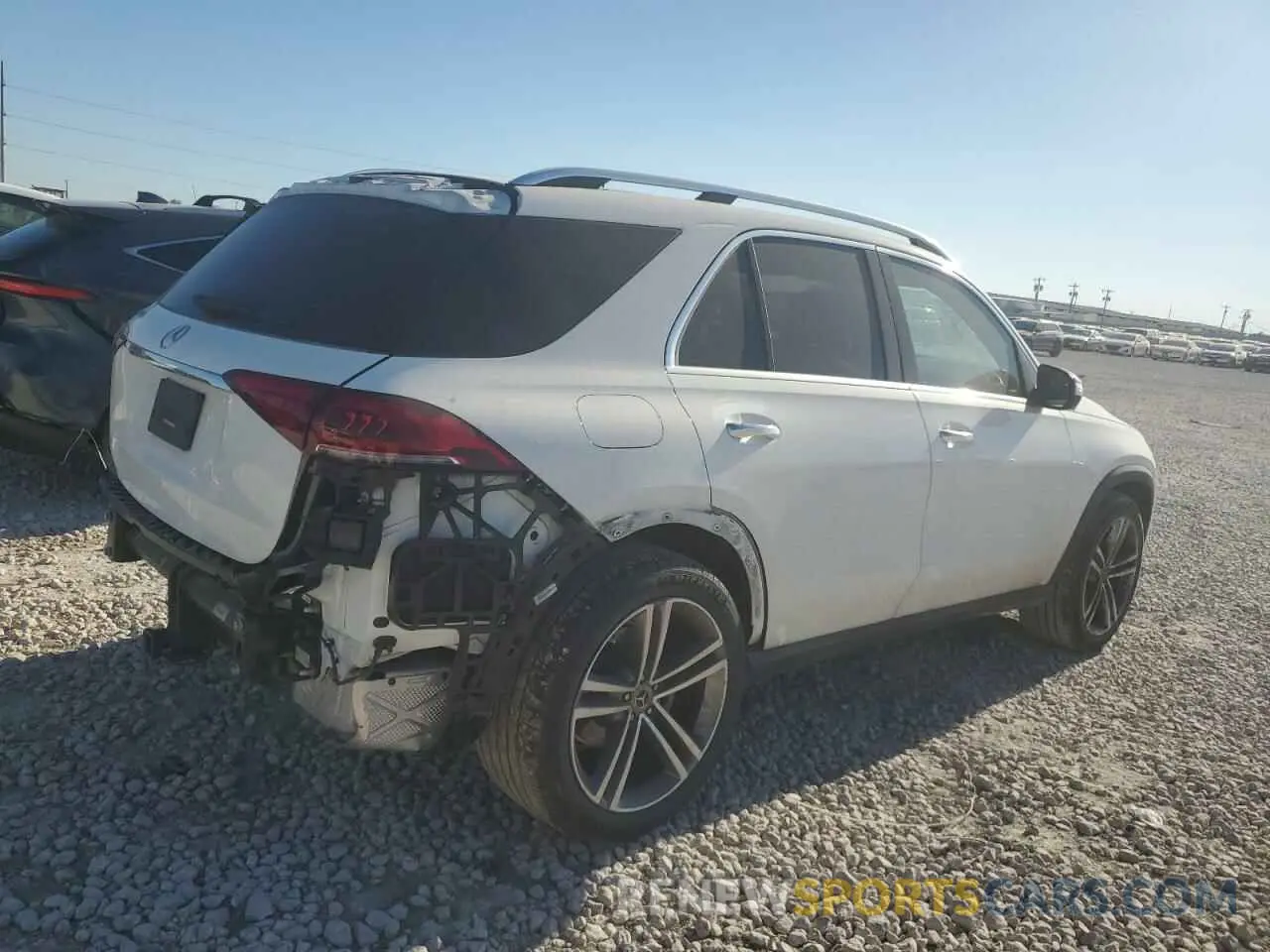 3 Photograph of a damaged car 4JGFB4JE7MA375627 MERCEDES-BENZ GLE-CLASS 2021