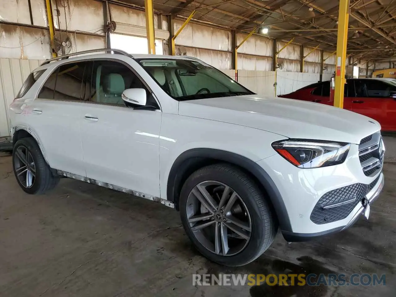 4 Photograph of a damaged car 4JGFB4JE8MA384689 MERCEDES-BENZ GLE-CLASS 2021