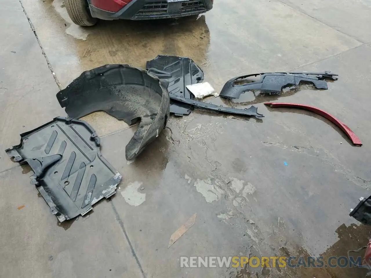 13 Photograph of a damaged car 4JGFB4KB2MA312990 MERCEDES-BENZ GLE-CLASS 2021