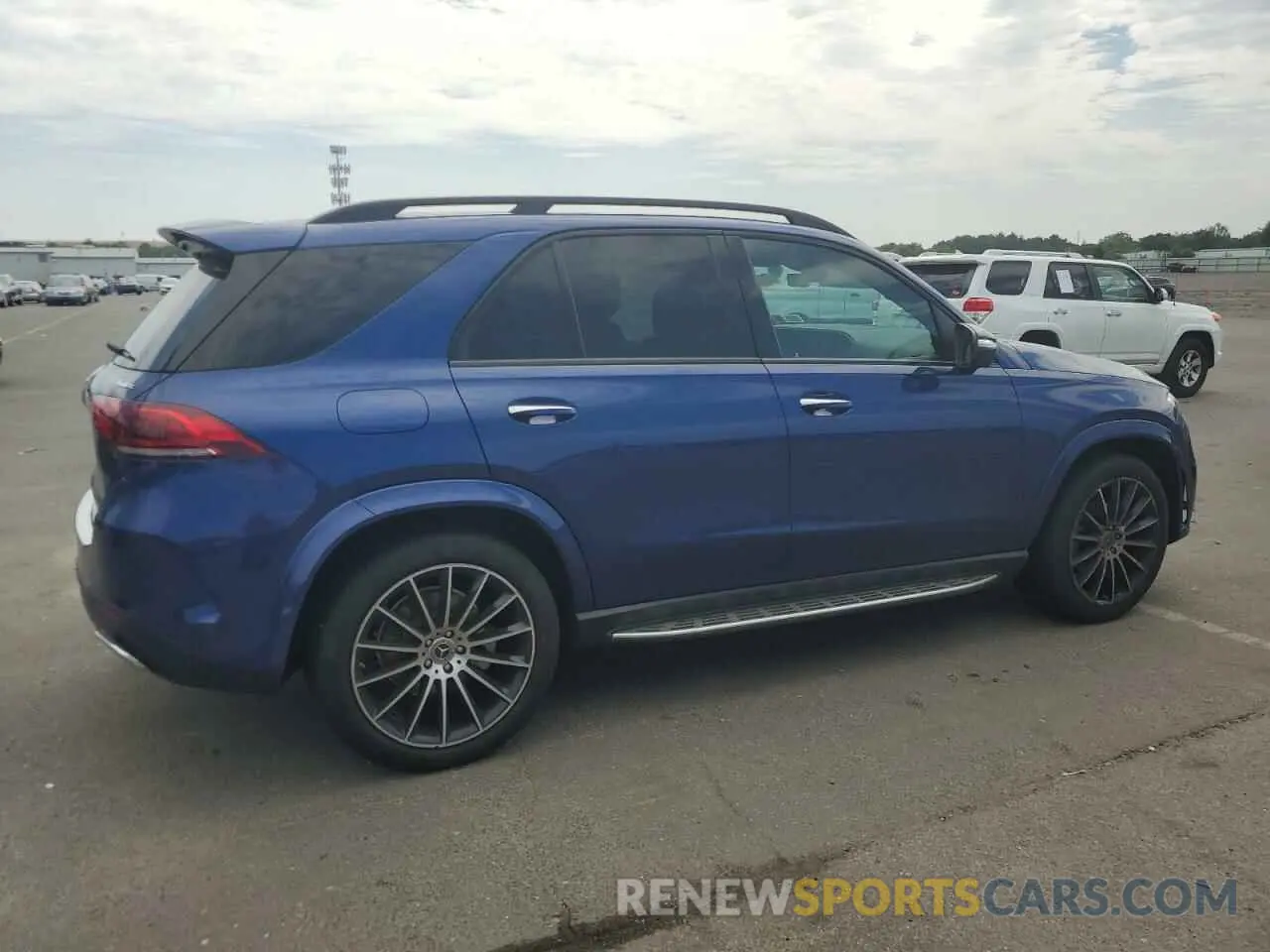 3 Photograph of a damaged car 4JGFB4KB2MA535546 MERCEDES-BENZ GLE-CLASS 2021