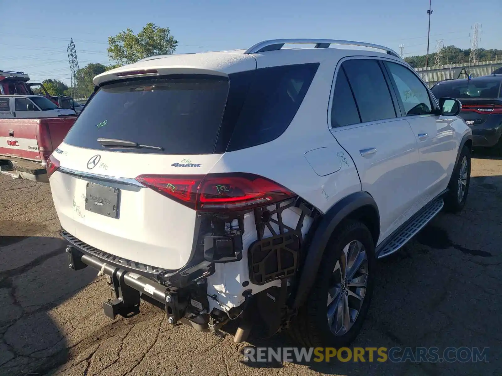 4 Photograph of a damaged car 4JGFB4KB7MA371114 MERCEDES-BENZ GLE-CLASS 2021