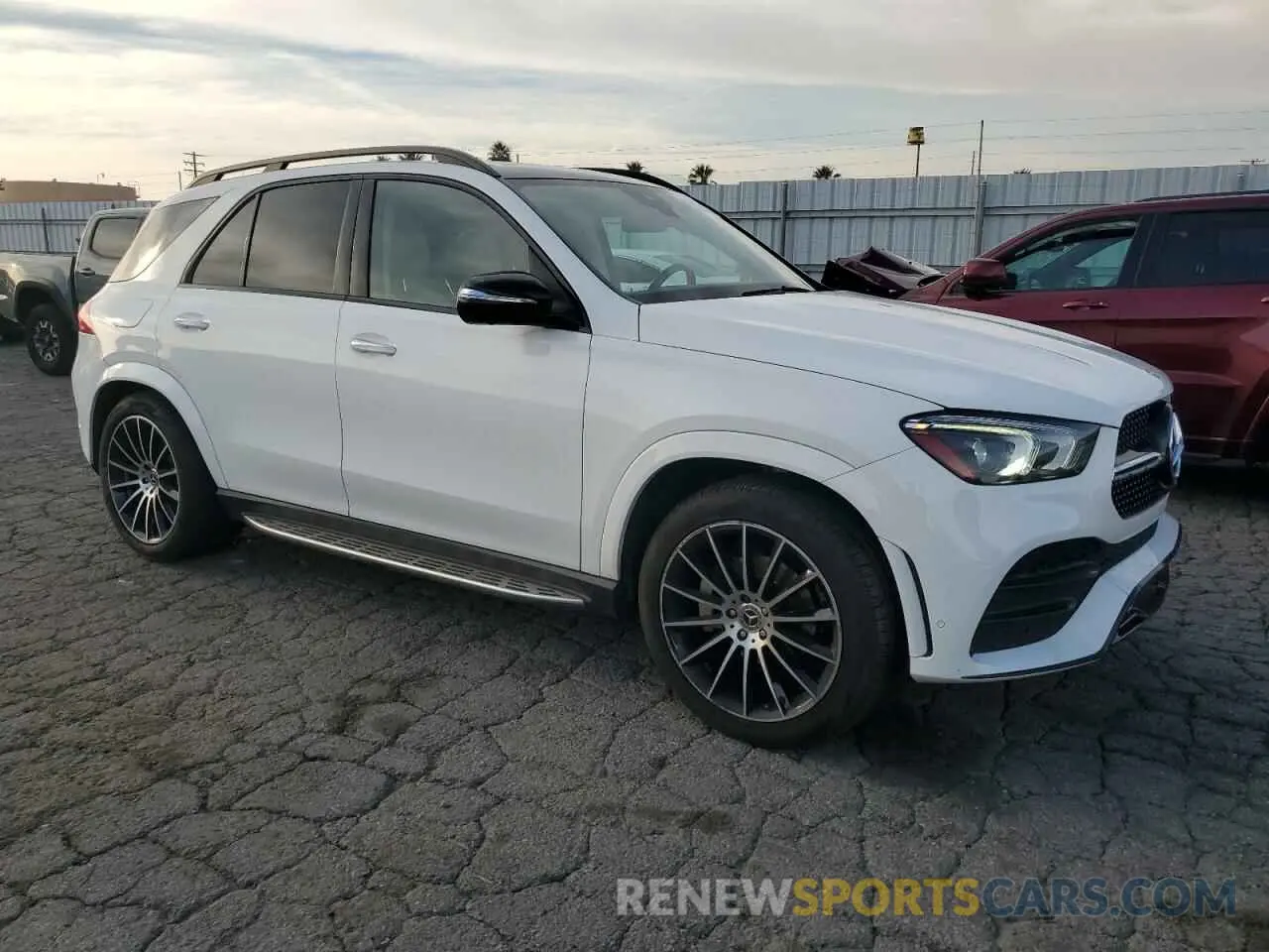 4 Photograph of a damaged car 4JGFB4KB8MA436066 MERCEDES-BENZ GLE-CLASS 2021