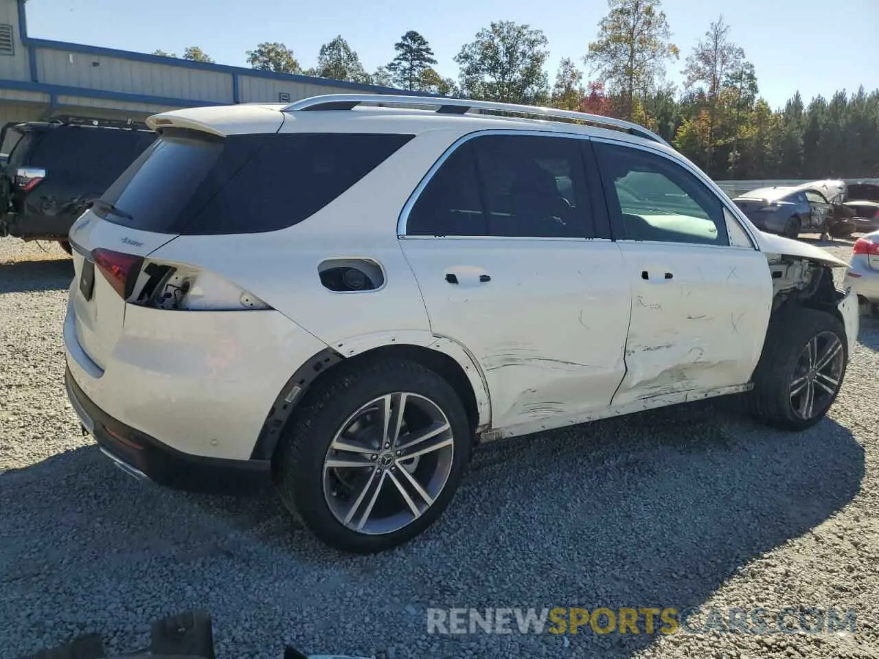 3 Photograph of a damaged car 4JGFB4KBXMA557956 MERCEDES-BENZ GLE-CLASS 2021