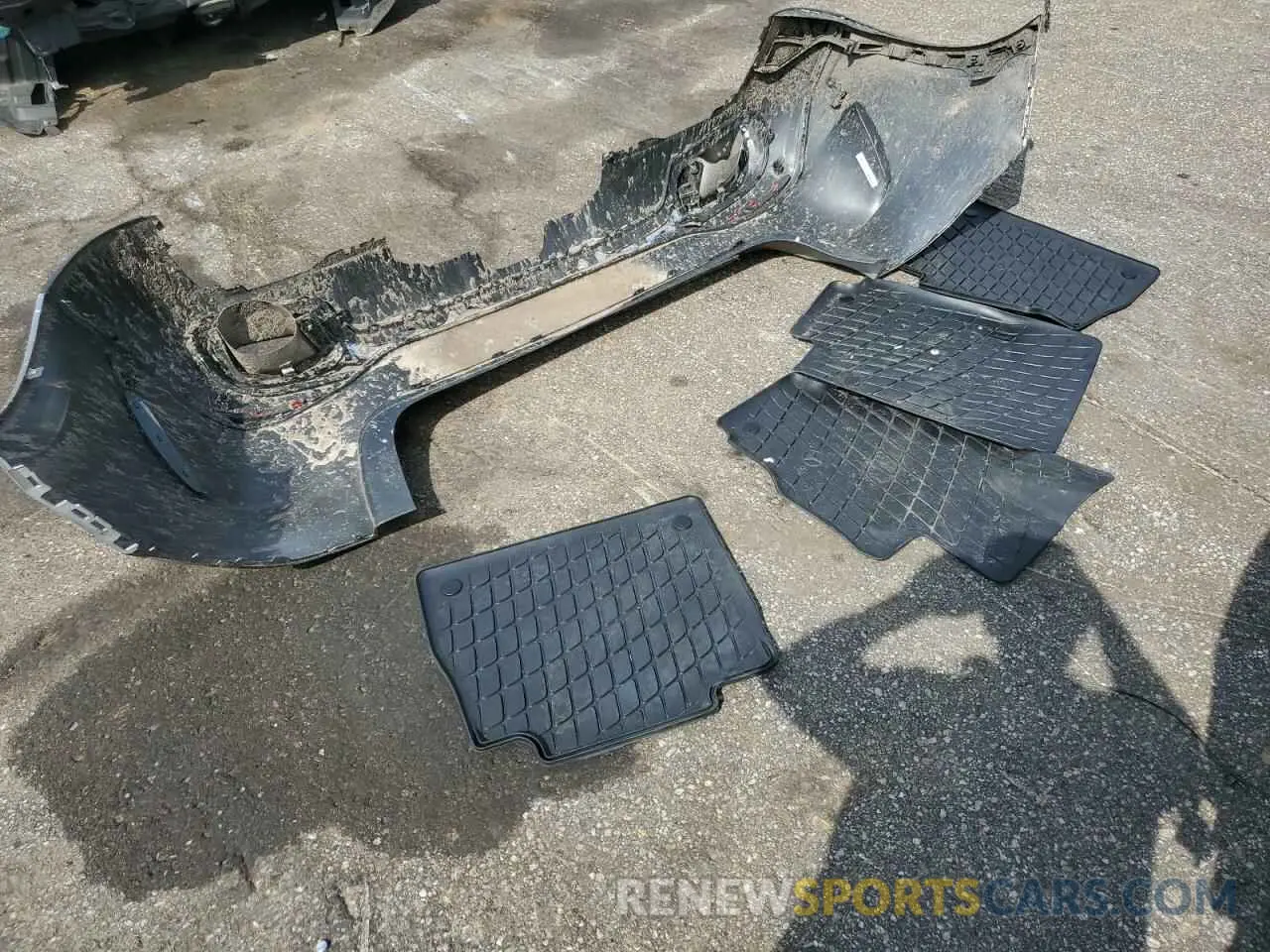 13 Photograph of a damaged car 4JGFB5KBXMA498851 MERCEDES-BENZ GLE-CLASS 2021
