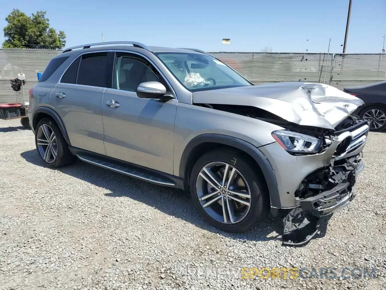 4 Photograph of a damaged car 4JGFB5KE3MA500840 MERCEDES-BENZ GLE-CLASS 2021