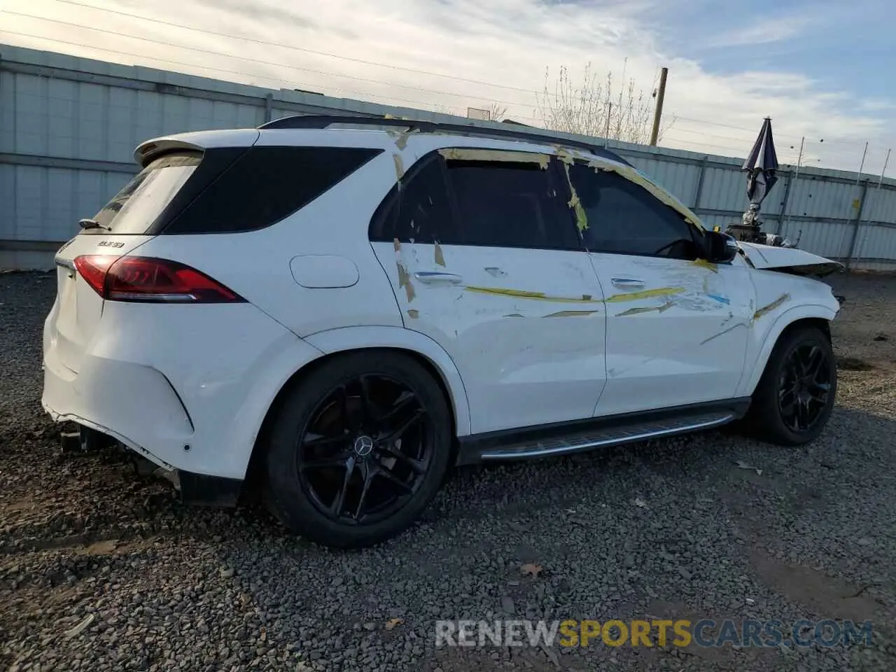 3 Photograph of a damaged car 4JGFB6BB6MA280153 MERCEDES-BENZ GLE-CLASS 2021