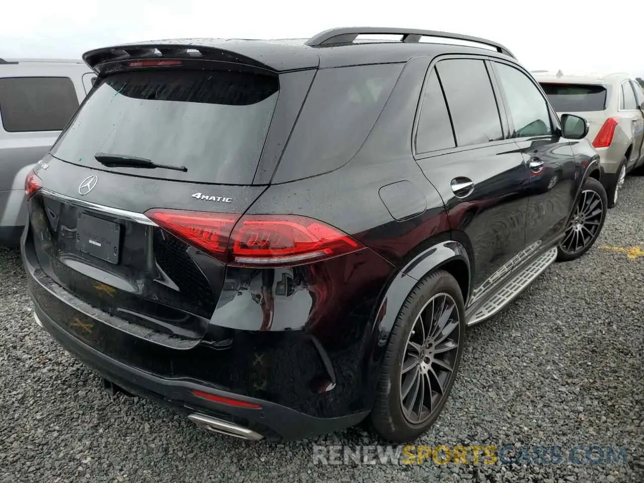 3 Photograph of a damaged car 4JGFB8GEXMA443353 MERCEDES-BENZ GLE-CLASS 2021