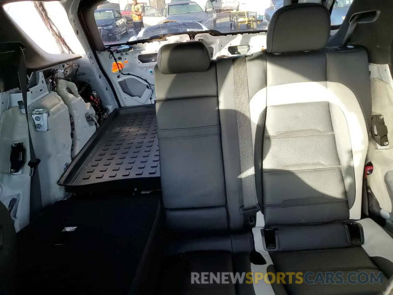 10 Photograph of a damaged car 4JGFB8KB8MA272020 MERCEDES-BENZ GLE-CLASS 2021
