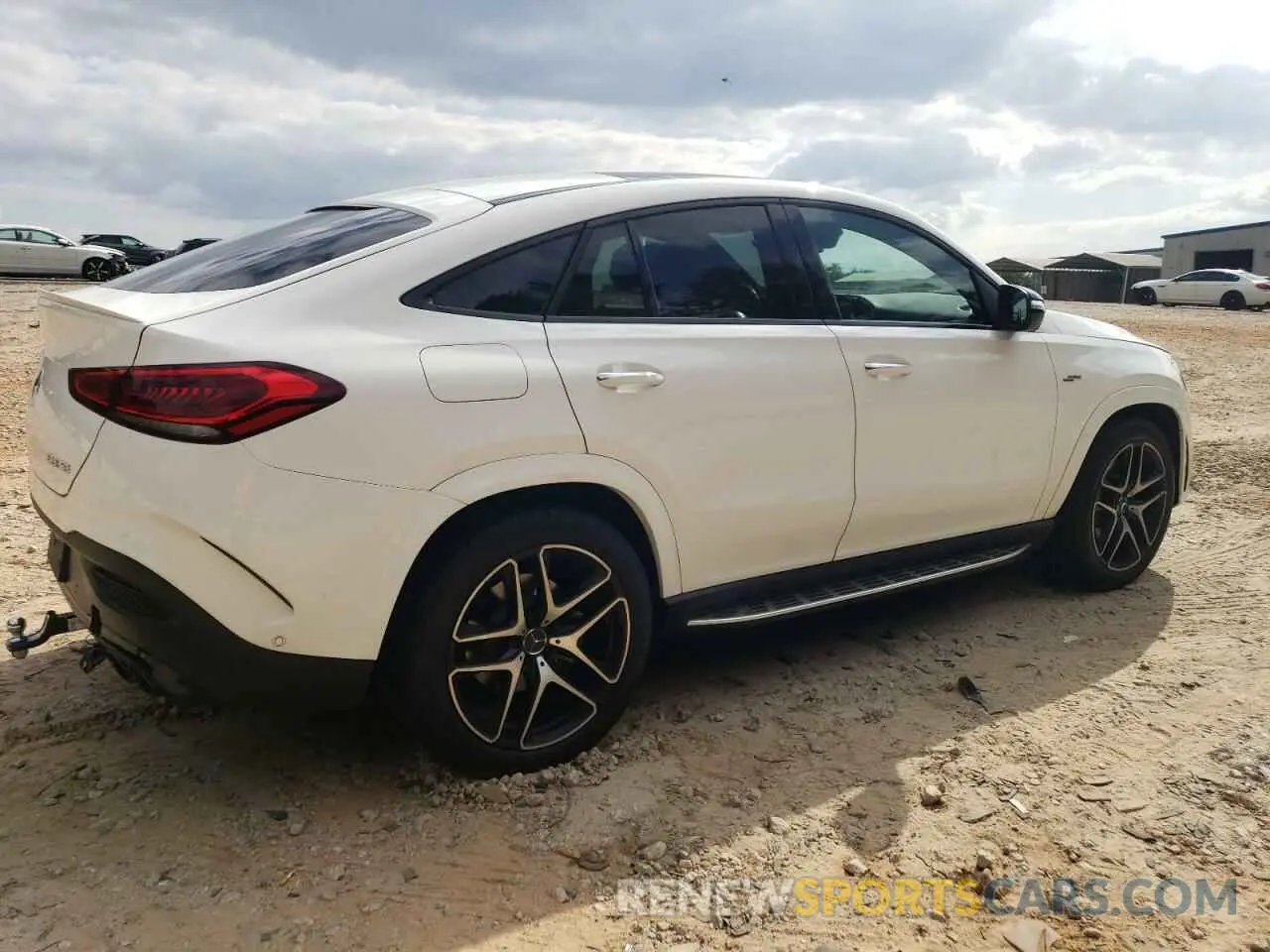 3 Photograph of a damaged car 4JGFD6BB1MA215463 MERCEDES-BENZ GLE-CLASS 2021