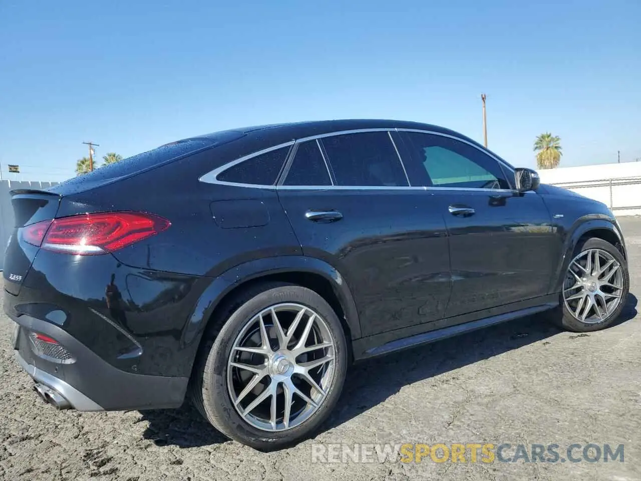 3 Photograph of a damaged car 4JGFD6BB2MA510670 MERCEDES-BENZ GLE-CLASS 2021