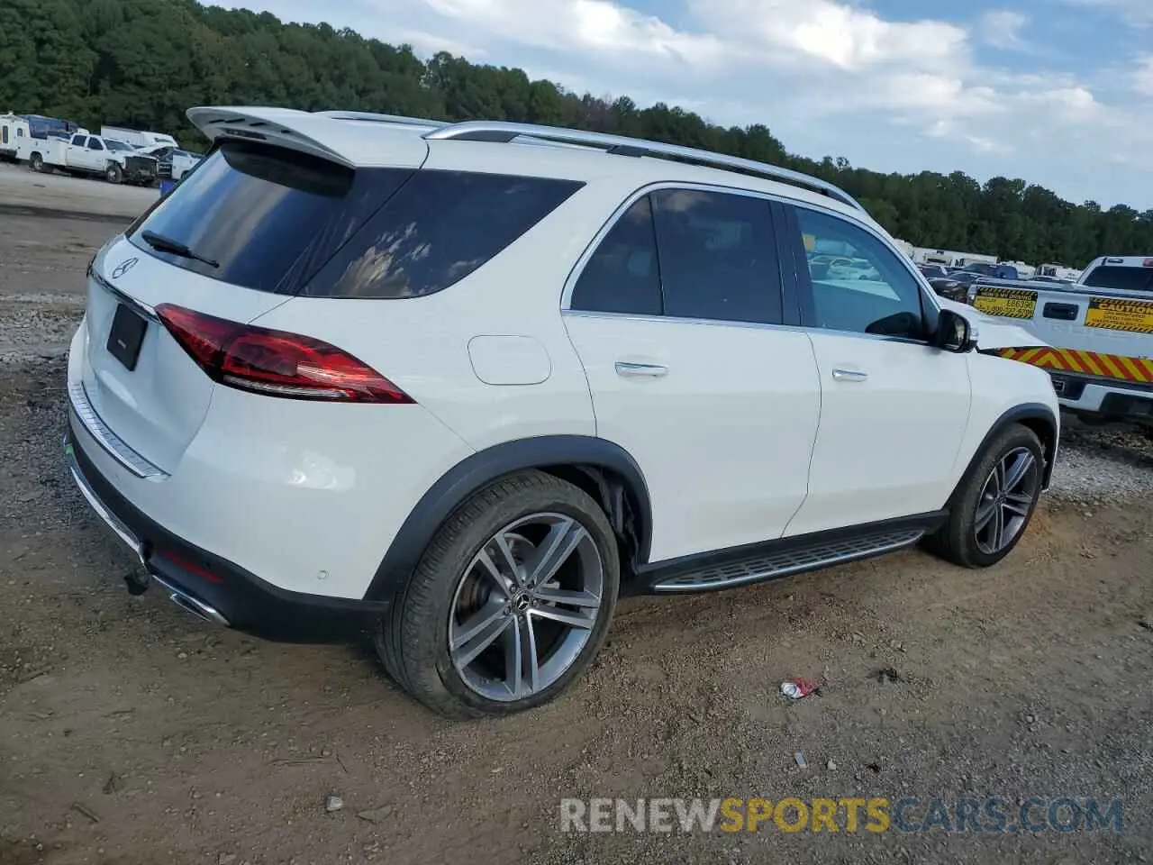 3 Photograph of a damaged car 4JGFB4JB0NA700139 MERCEDES-BENZ GLE-CLASS 2022