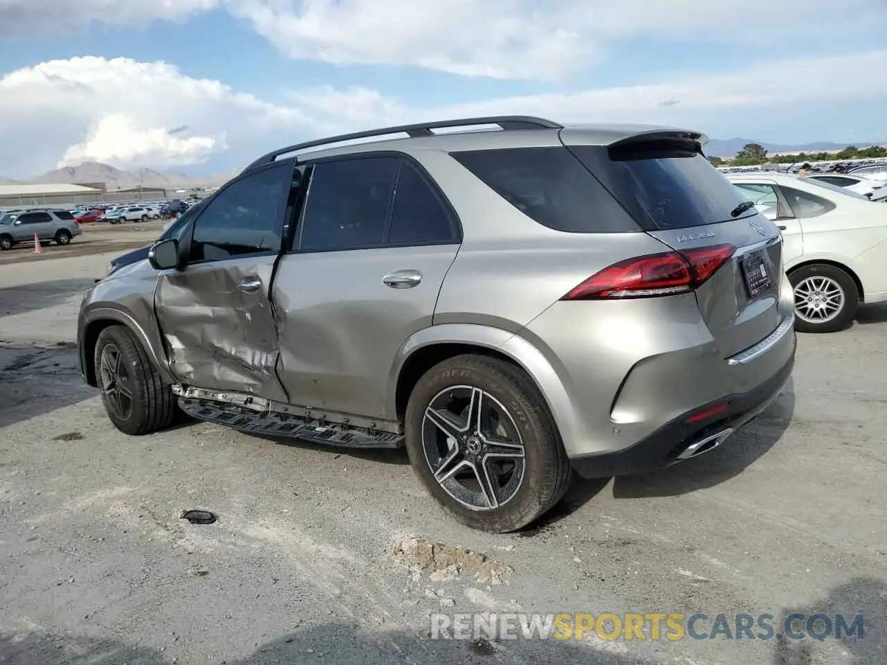 2 Photograph of a damaged car 4JGFB4JB0NA732802 MERCEDES-BENZ GLE-CLASS 2022
