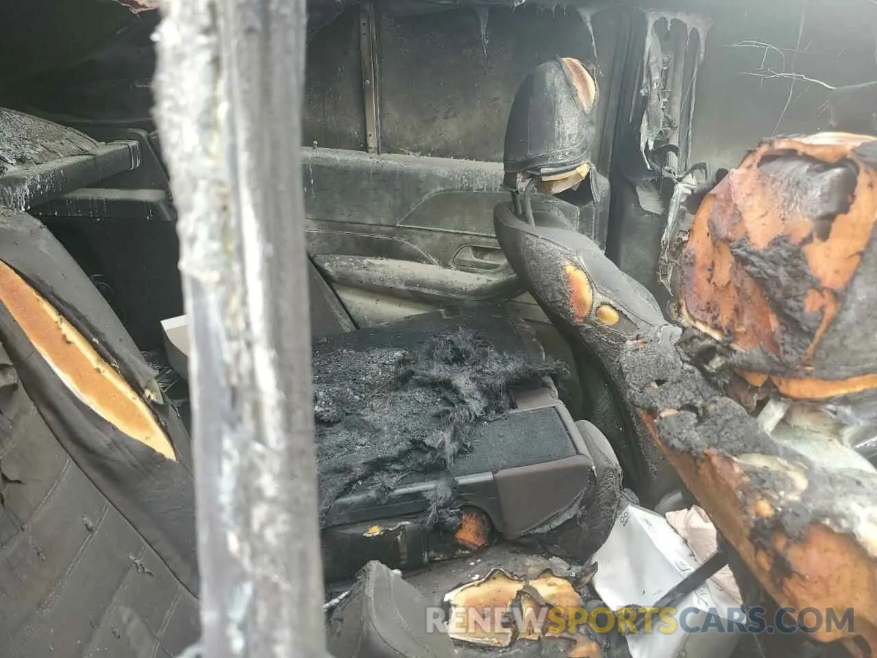 11 Photograph of a damaged car 4JGFB4JB0NA814593 MERCEDES-BENZ GLE-CLASS 2022