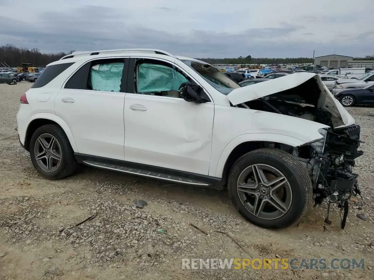 4 Photograph of a damaged car 4JGFB4JB1NA798534 MERCEDES-BENZ GLE-CLASS 2022