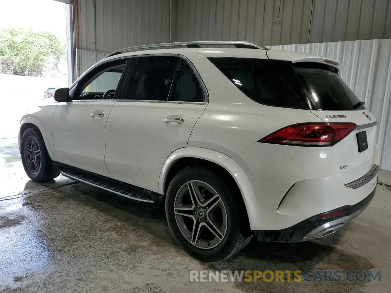 2 Photograph of a damaged car 4JGFB4JB3NA615554 MERCEDES-BENZ GLE-CLASS 2022