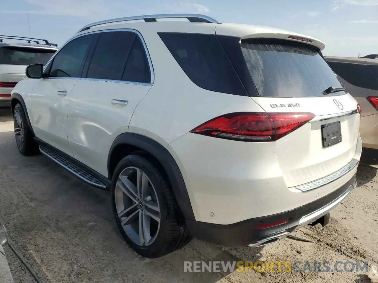 2 Photograph of a damaged car 4JGFB4JB3NA674135 MERCEDES-BENZ GLE-CLASS 2022