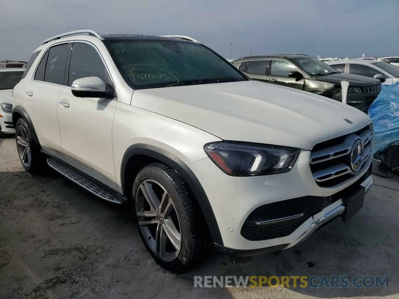 4 Photograph of a damaged car 4JGFB4JB3NA674135 MERCEDES-BENZ GLE-CLASS 2022