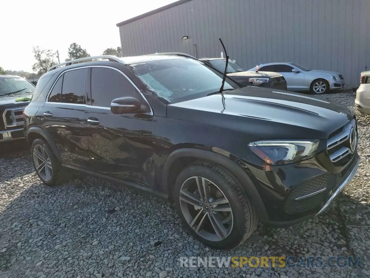 4 Photograph of a damaged car 4JGFB4JB3NA736715 MERCEDES-BENZ GLE-CLASS 2022