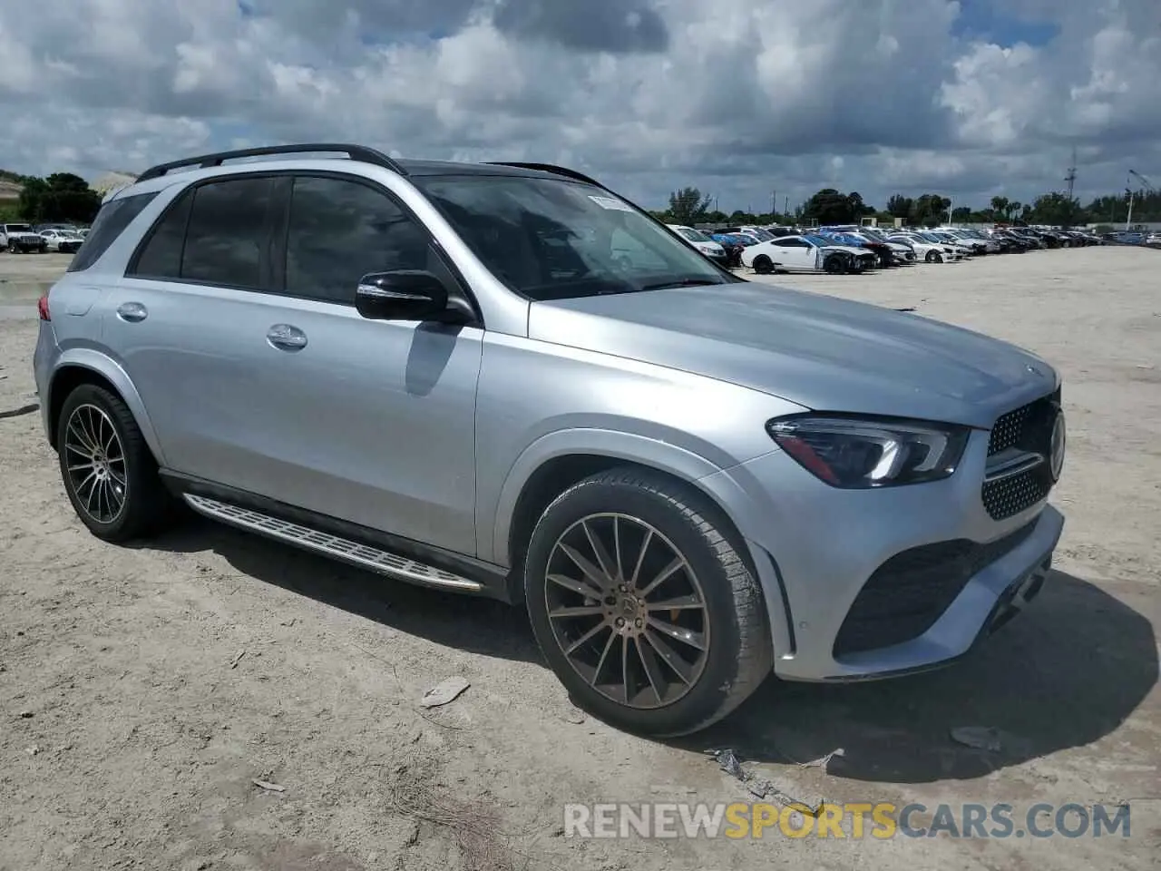 4 Photograph of a damaged car 4JGFB4JB4NA682826 MERCEDES-BENZ GLE-CLASS 2022