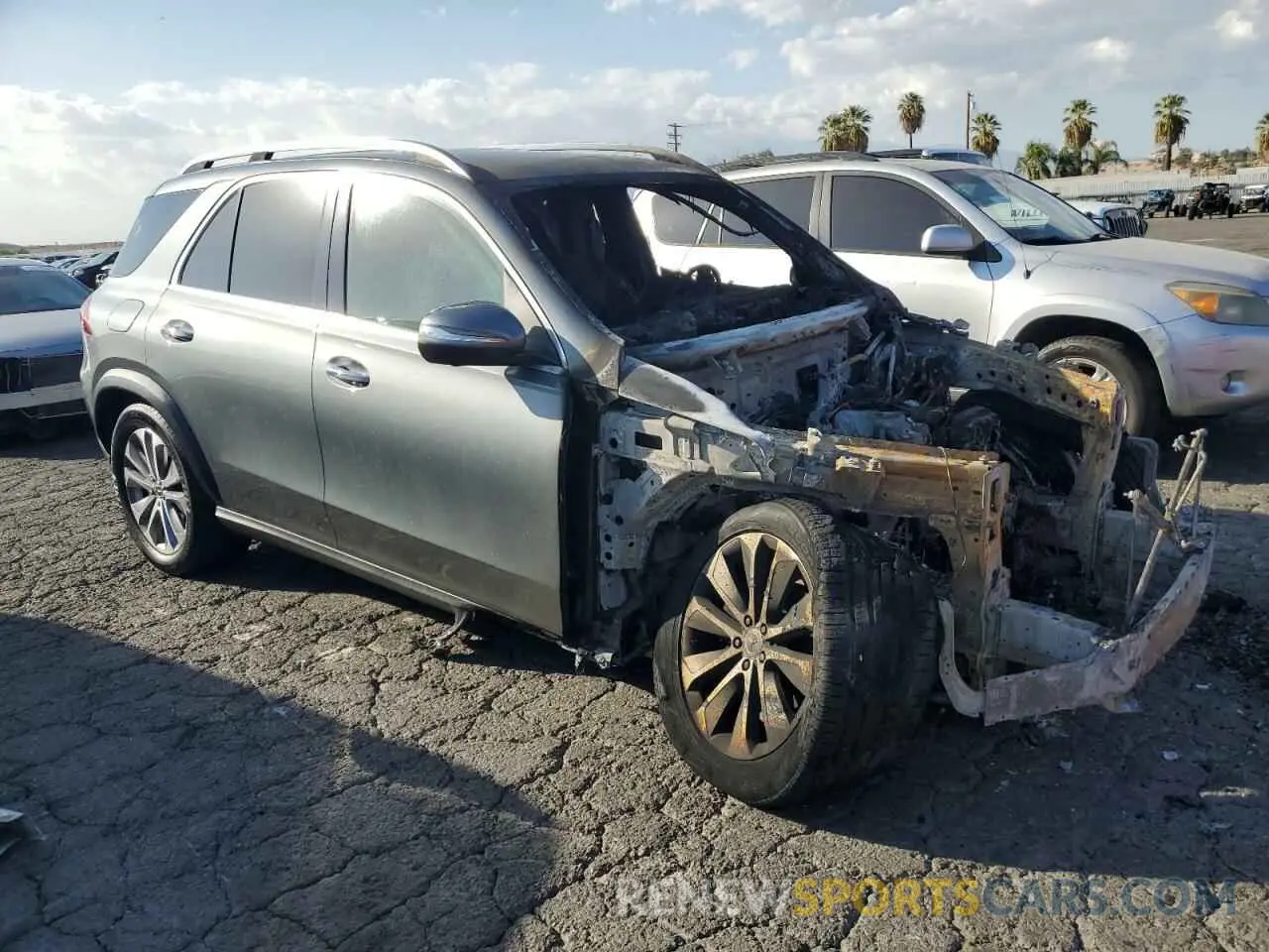 4 Photograph of a damaged car 4JGFB4JB5NA601929 MERCEDES-BENZ GLE-CLASS 2022