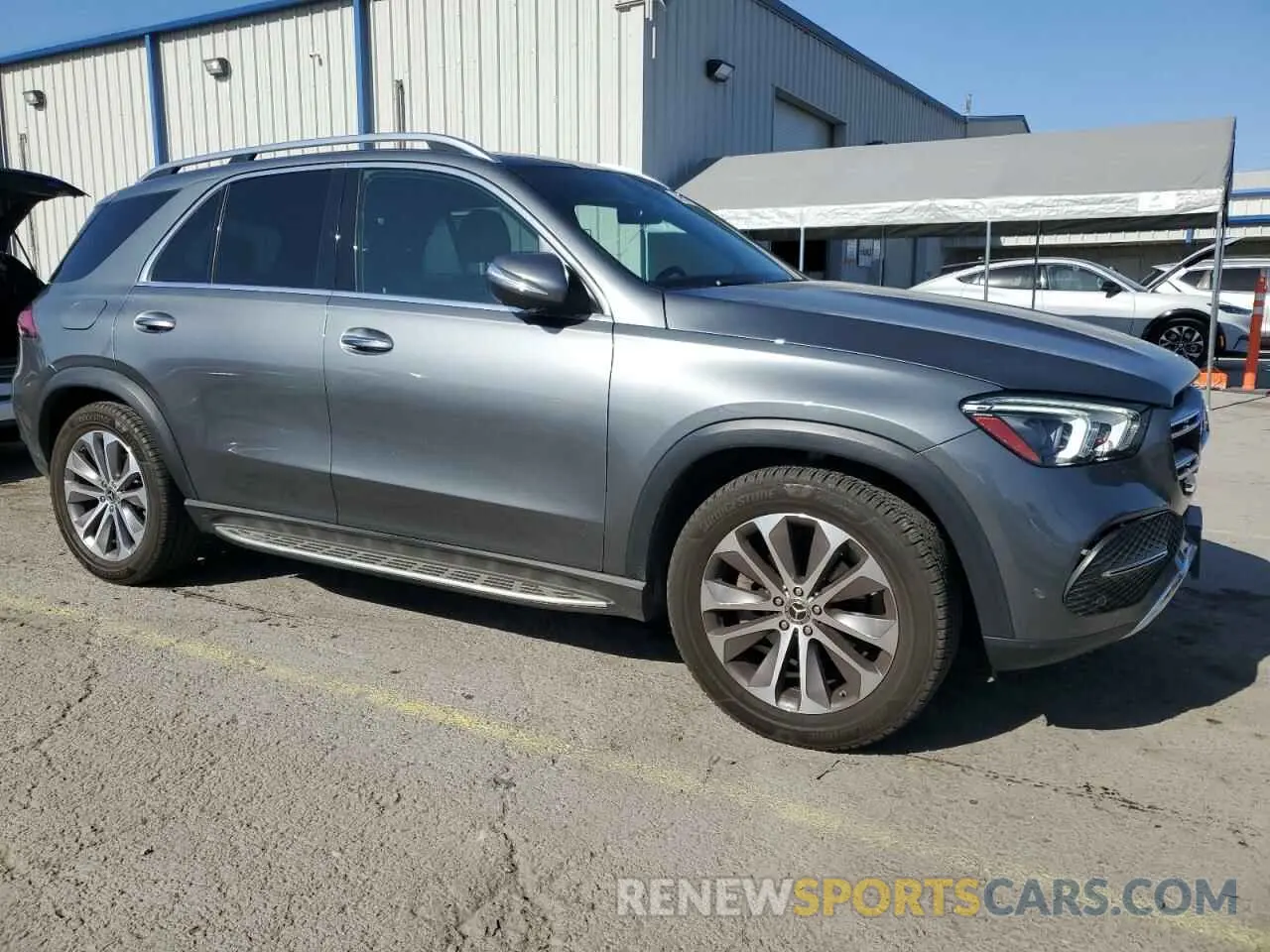 4 Photograph of a damaged car 4JGFB4JB5NA619542 MERCEDES-BENZ GLE-CLASS 2022