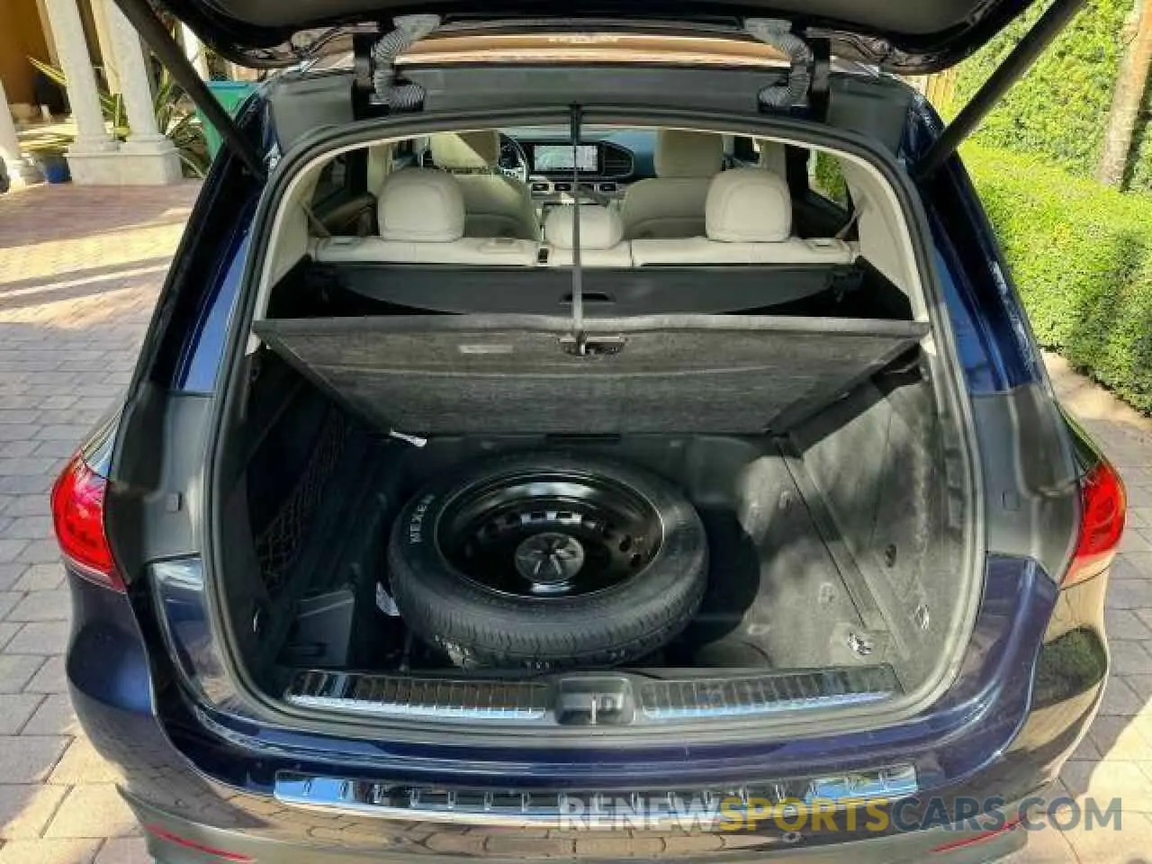 12 Photograph of a damaged car 4JGFB4JB5NA765004 MERCEDES-BENZ GLE-CLASS 2022