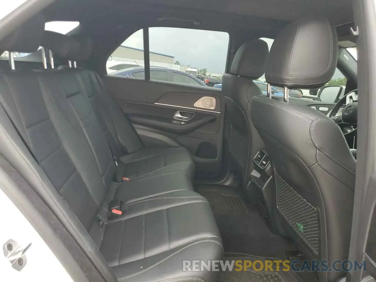 11 Photograph of a damaged car 4JGFB4JB5NA803816 MERCEDES-BENZ GLE-CLASS 2022