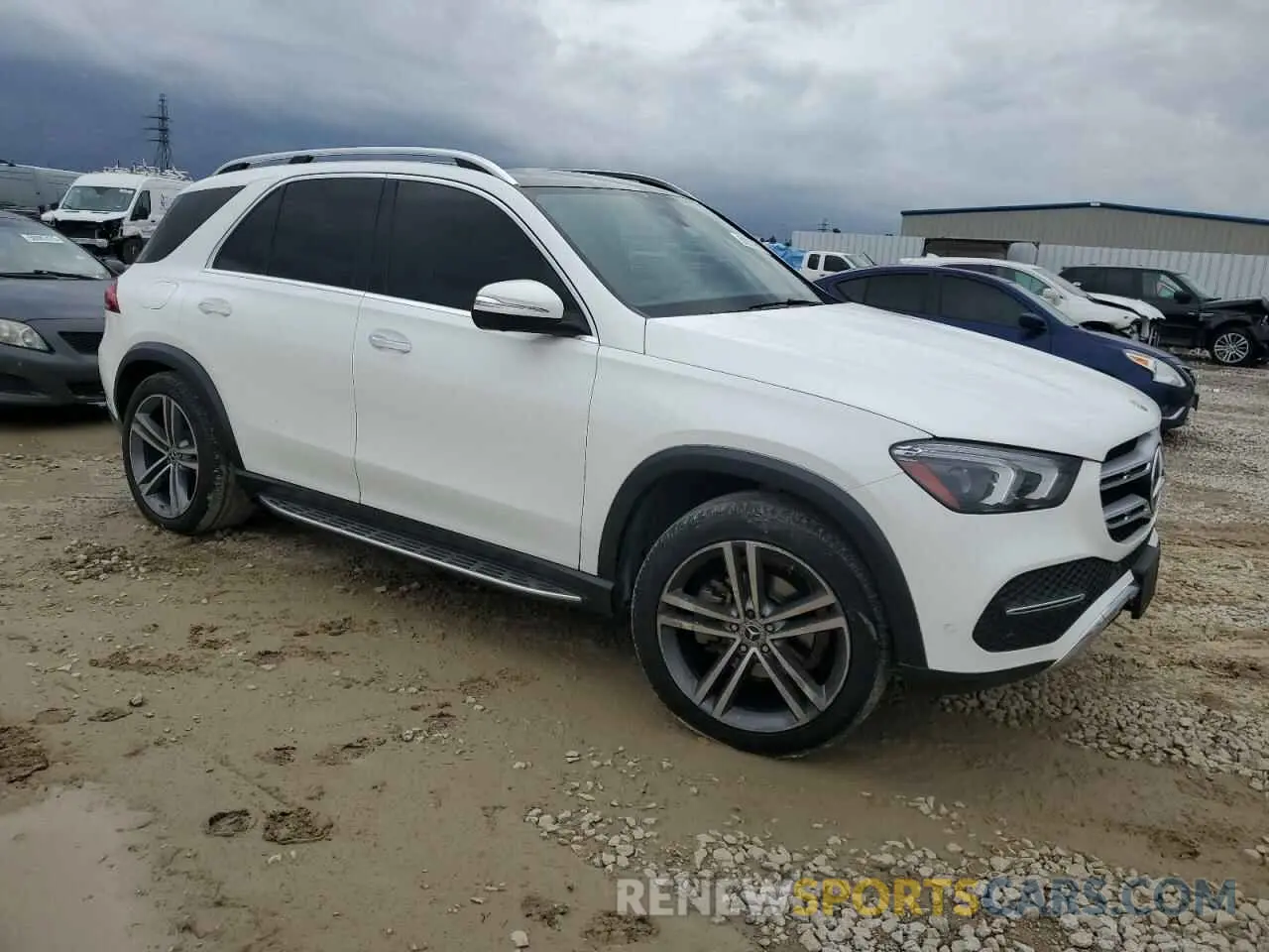 4 Photograph of a damaged car 4JGFB4JB5NA803816 MERCEDES-BENZ GLE-CLASS 2022