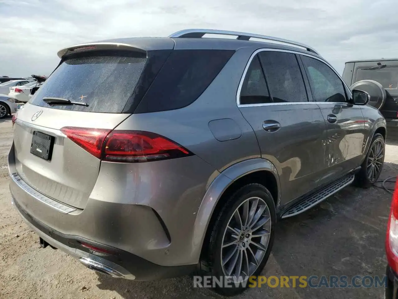 3 Photograph of a damaged car 4JGFB4JB6NA602703 MERCEDES-BENZ GLE-CLASS 2022