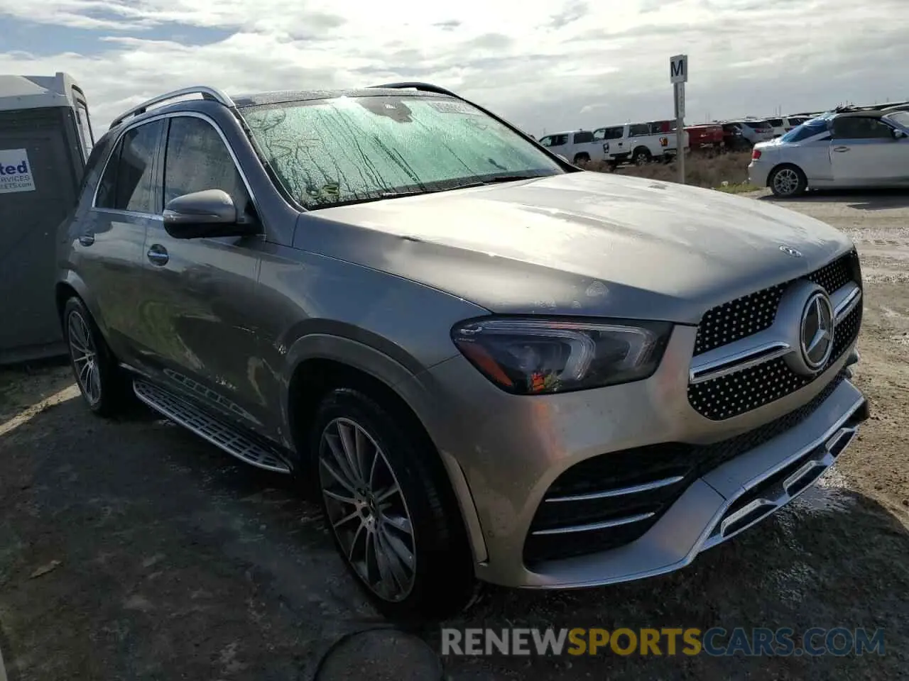 4 Photograph of a damaged car 4JGFB4JB6NA602703 MERCEDES-BENZ GLE-CLASS 2022
